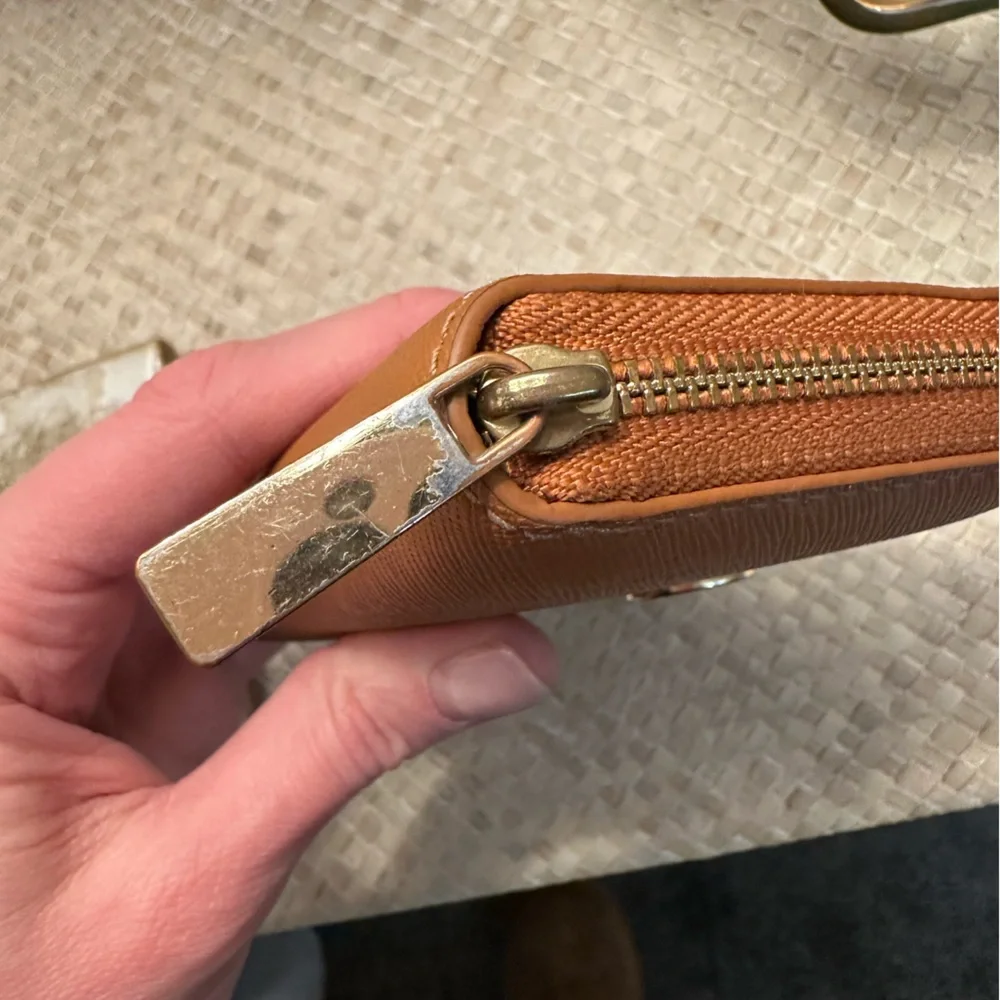 Tory Burch Wallet - Picture 3 of 8